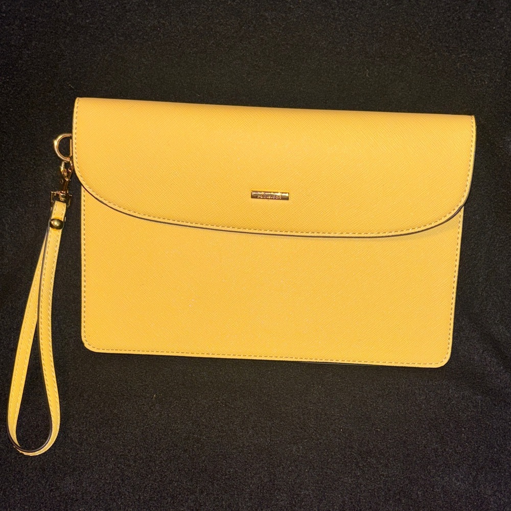 Lovevook Envelope Wristlet